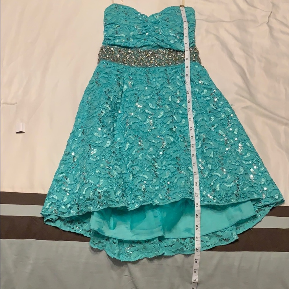 Perfect for a prom or wedding - Picture 5 of 6